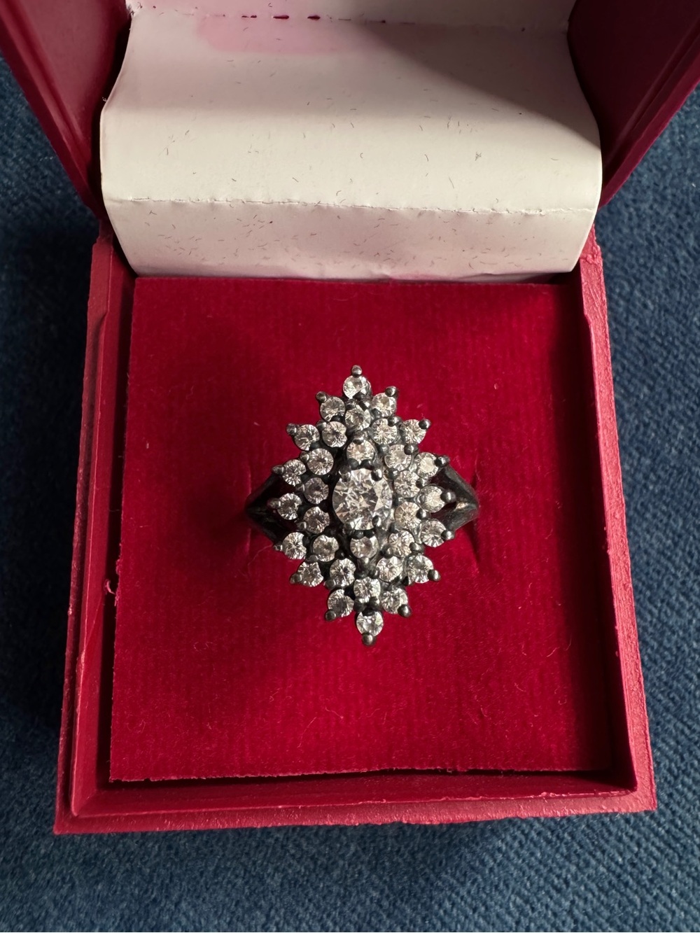 Stunning vintage Sterling Silver CZ Cluster engagement ring Size 7